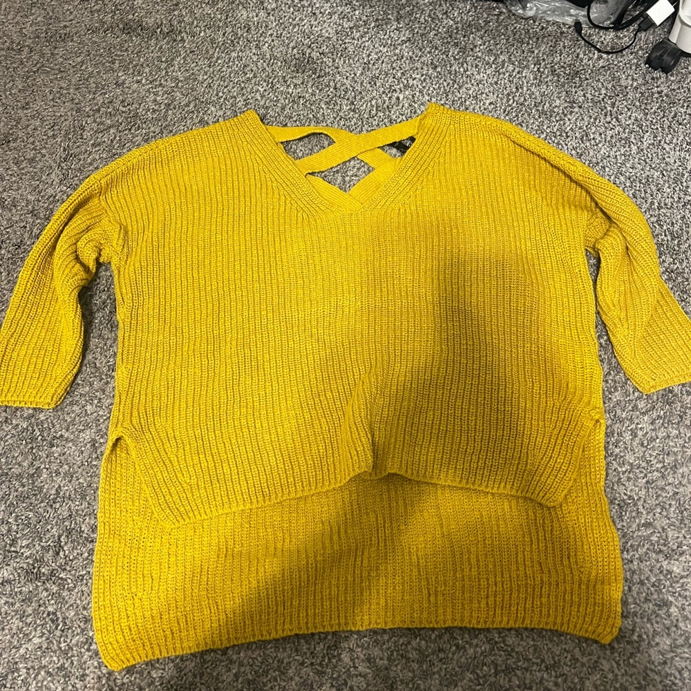 Express Women's Mustard Yellow V-Neck Sweater